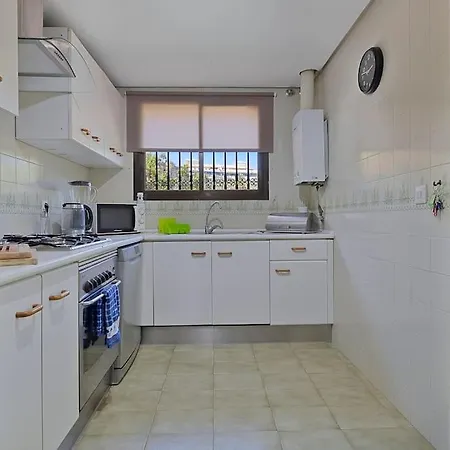 Ferienhaus Marbella, Close To The Beach, Shared Pool, 5 Bedrooms