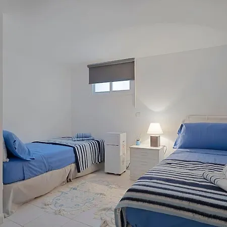 Marbella, Close To The Beach, Shared Pool, 5 Bedrooms