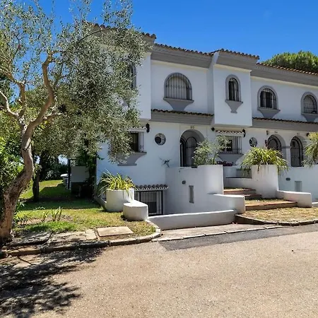 Marbella, Close To The Beach, Shared Pool, 5 Bedrooms * Marbella