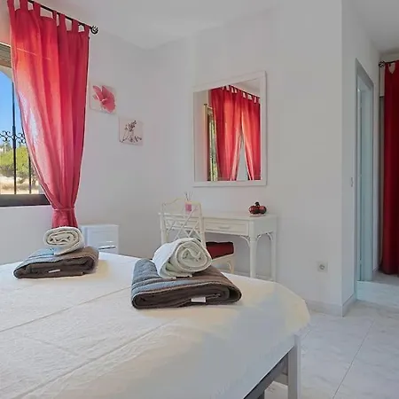 Σπίτι διακοπών Marbella, Close To The Beach, Shared Pool, 5 Bedrooms Μαρμπέλλα