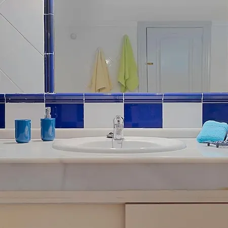 Marbella, Close To The Beach, Shared Pool, 5 Bedrooms * ماربيا