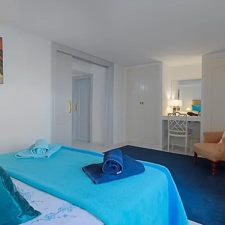 Marbella, Close To The Beach, Shared Pool, 5 Bedrooms Σπίτι διακοπών *