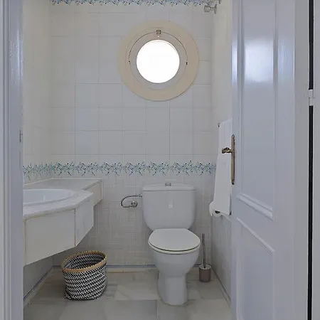 Hébergement de vacances Marbella, Close To The Beach, Shared Pool, 5 Bedrooms *