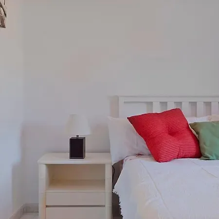 Marbella, Close To The Beach, Shared Pool, 5 Bedrooms *