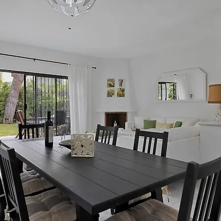 Marbella, Close To The Beach, Shared Pool, 5 Bedrooms