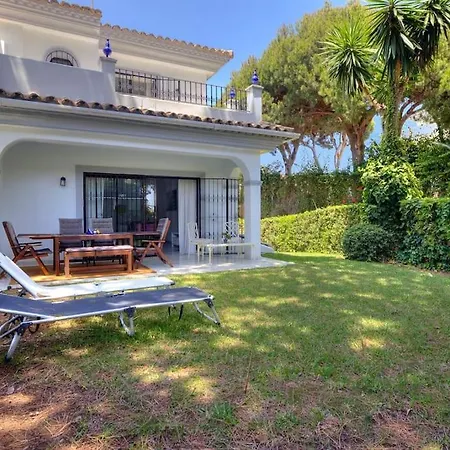 Marbella, Close To The Beach, Shared Pool, 5 Bedrooms Marbella