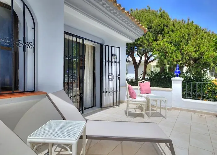 Marbella, Close To The Beach, Shared Pool, 5 Bedrooms