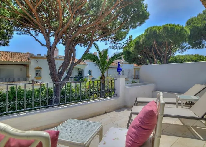 Marbella, Close To The Beach, Shared Pool, 5 Bedrooms