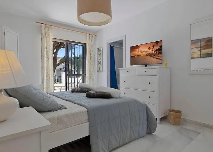 別荘 Marbella, Close To The Beach, Shared Pool, 5 Bedrooms