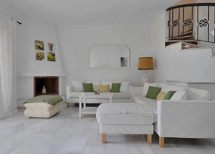 Marbella, Close To The Beach, Shared Pool, 5 Bedrooms 別荘 マルベーリャ