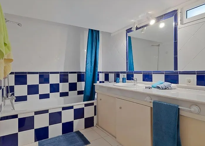 Marbella, Close To The Beach, Shared Pool, 5 Bedrooms 別荘 マルベーリャ