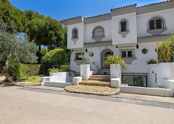 別荘 Marbella, Close To The Beach, Shared Pool, 5 Bedrooms